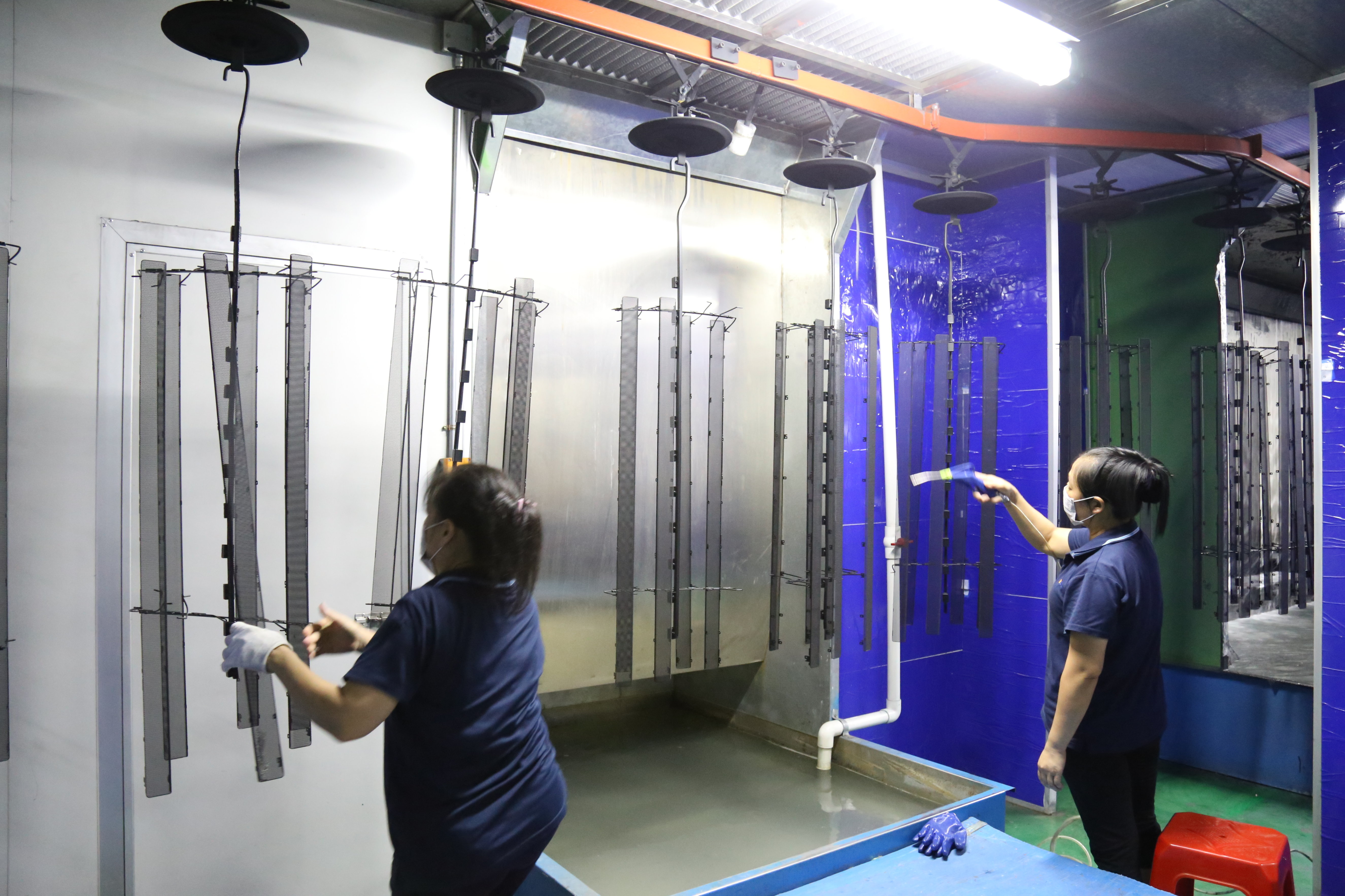 懸吊式輸送機(jī)